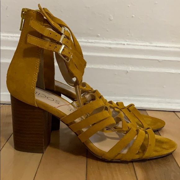 SOLE SOCIETY Elise Strappy Sandals in Sunflower - Picture 4 of 5